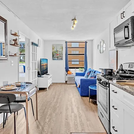 1 Bedroom In The Best Location In South Beach !